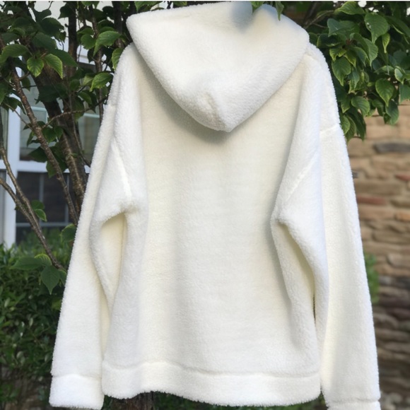 LAST! NWT 5 Star HTF LEVI’S White Sherpa Hoodie - Picture 4 of 8